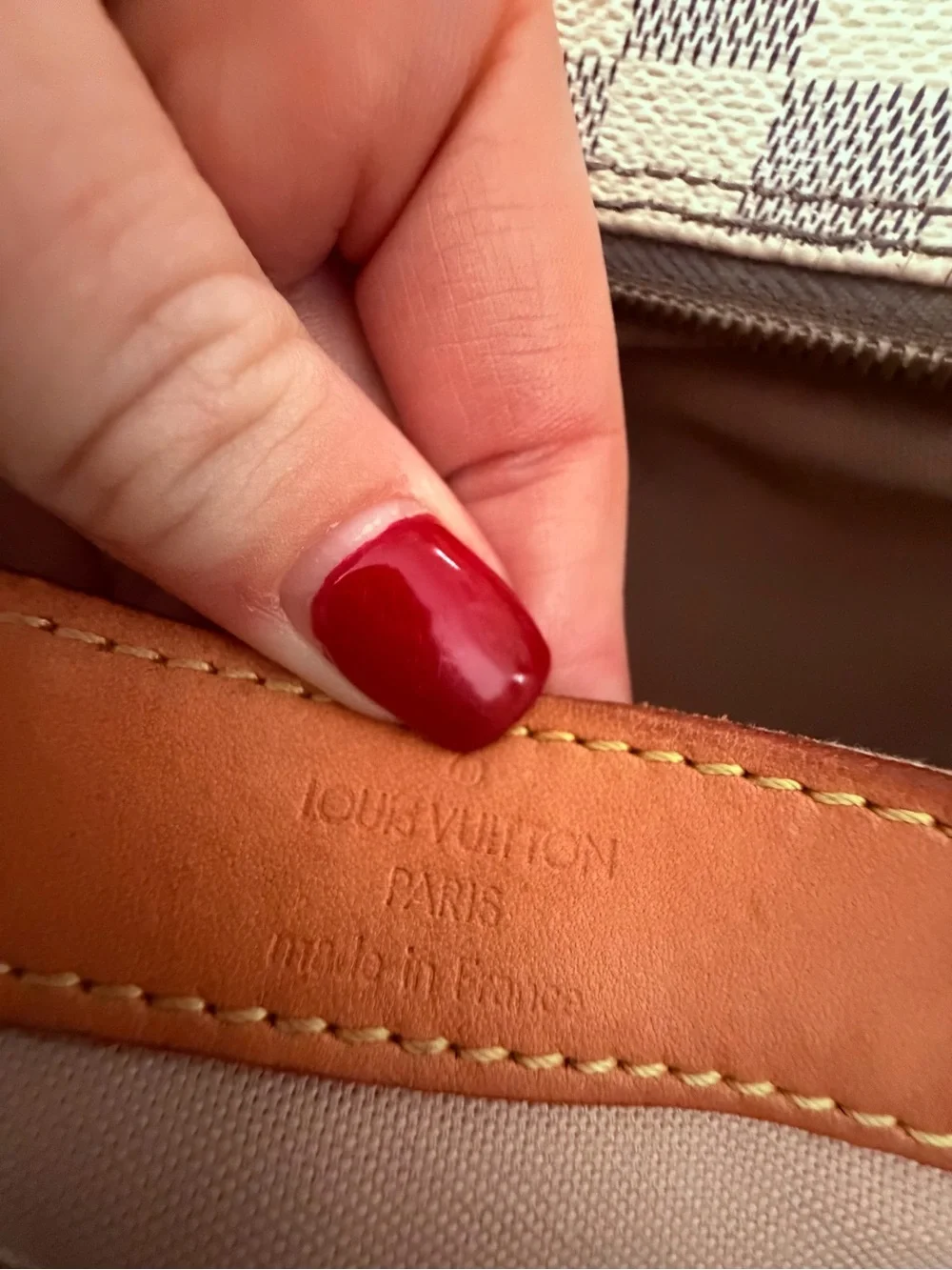 Louis Vuitton shoulder bag/ crossbody bag comes with COA